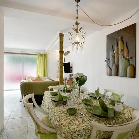 بيت للعطل Casa Con Jardin *