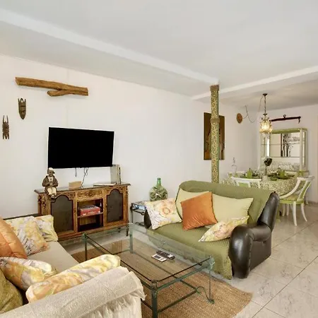 Casa Con Jardin Ferienhaus